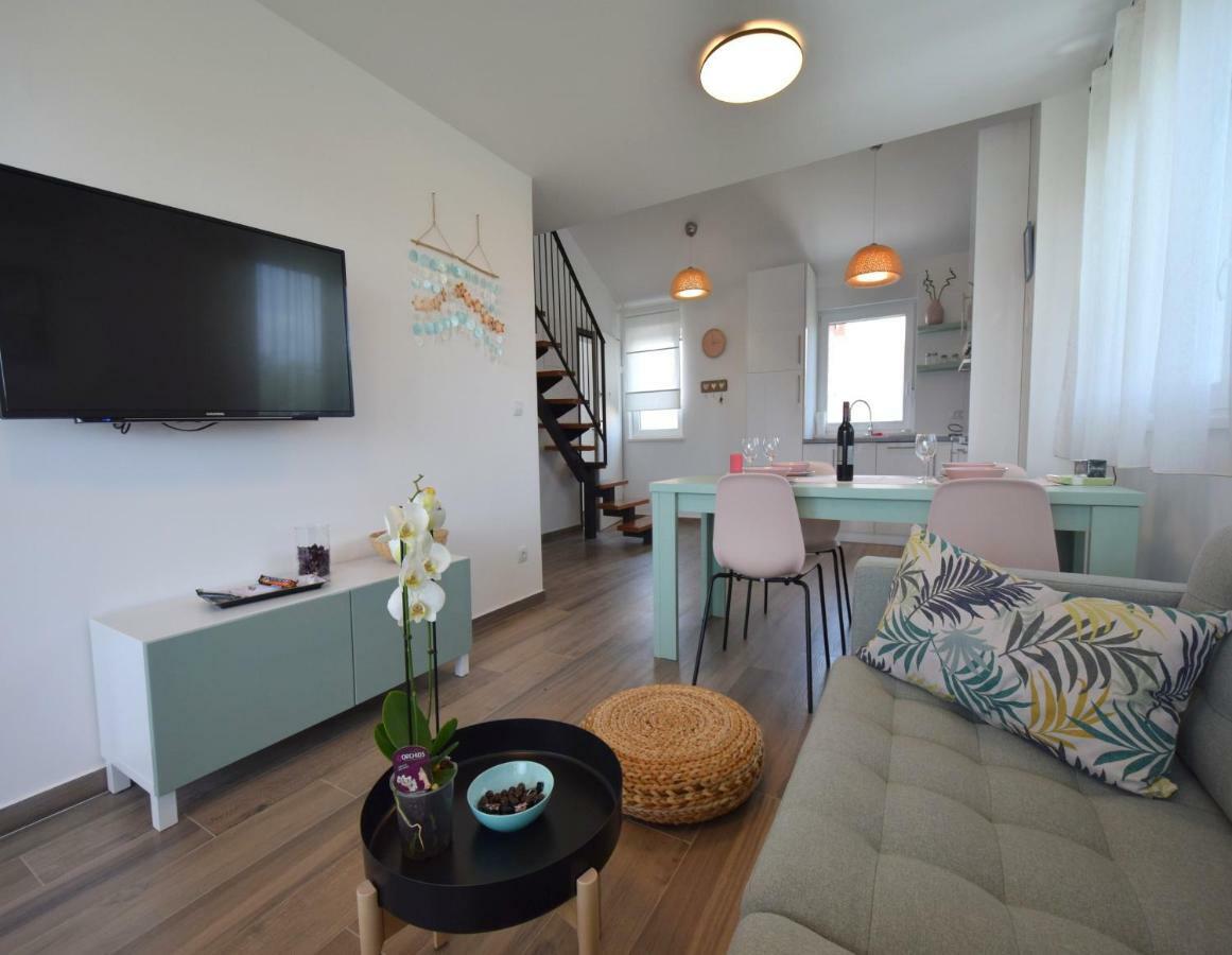 Apartments Medna Čižići Eksteriør bilde