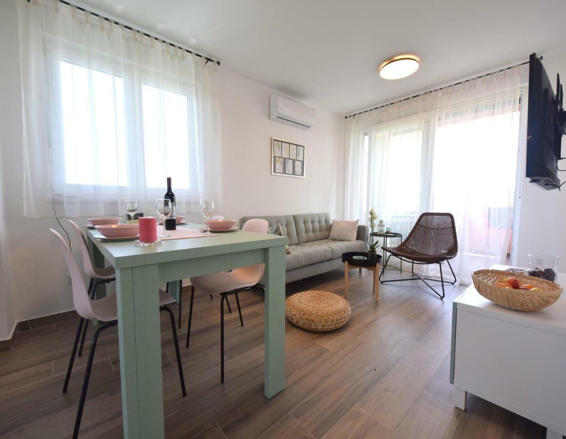 Apartments Medna Čižići Eksteriør bilde
