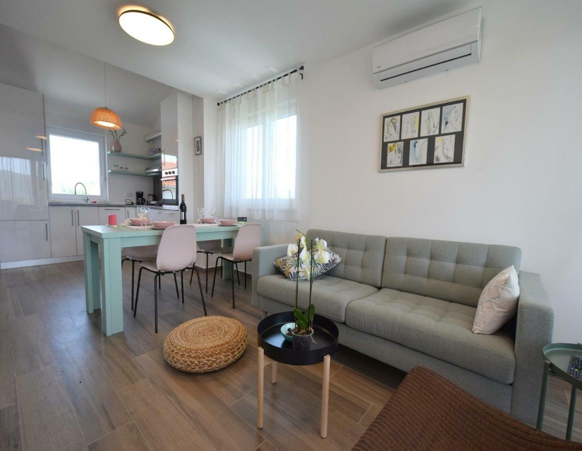 Apartments Medna Čižići Eksteriør bilde