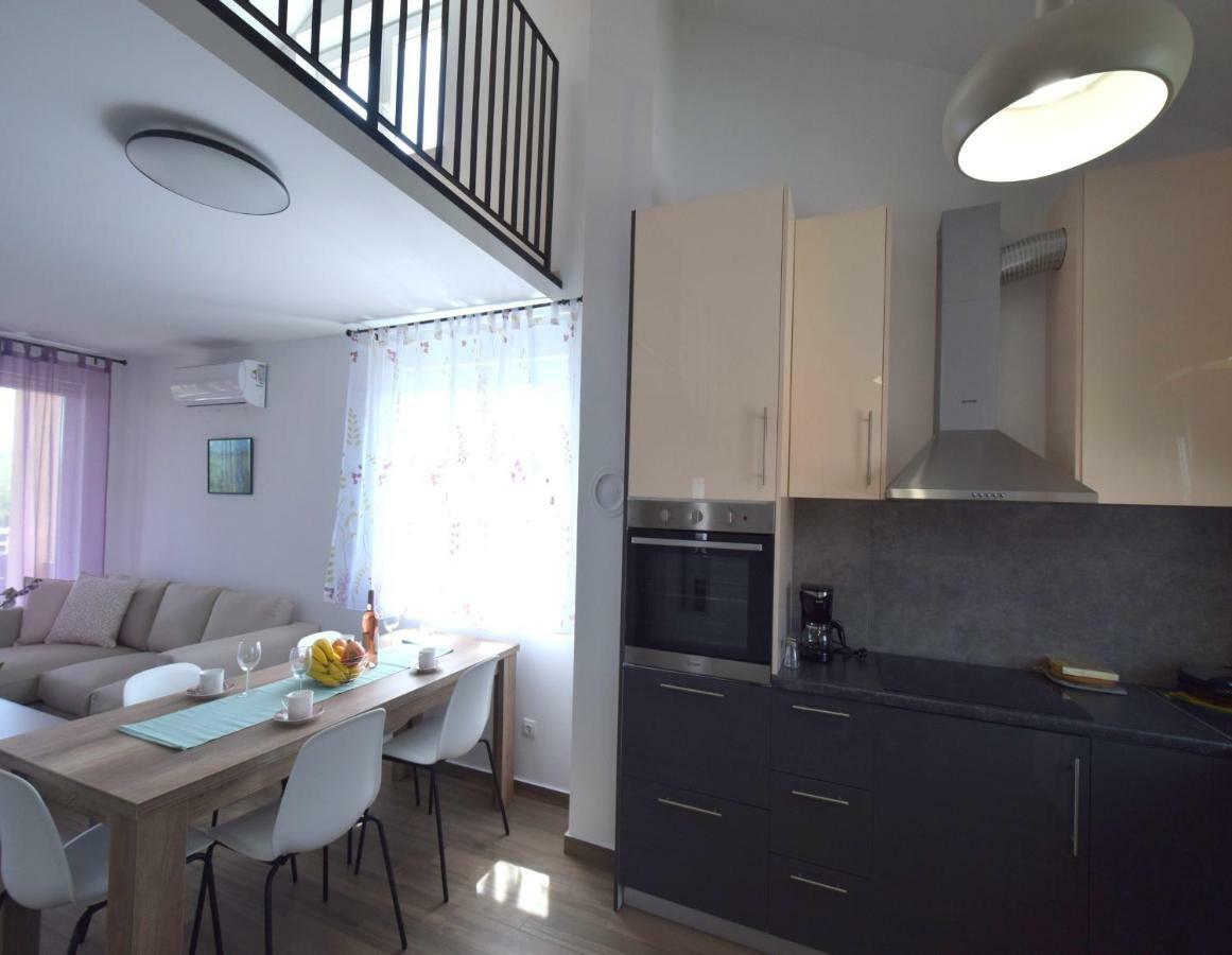 Apartments Medna Čižići Eksteriør bilde