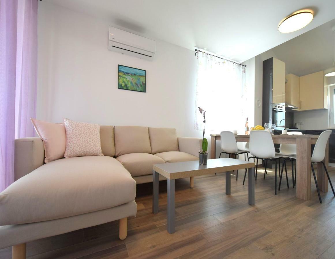 Apartments Medna Čižići Eksteriør bilde