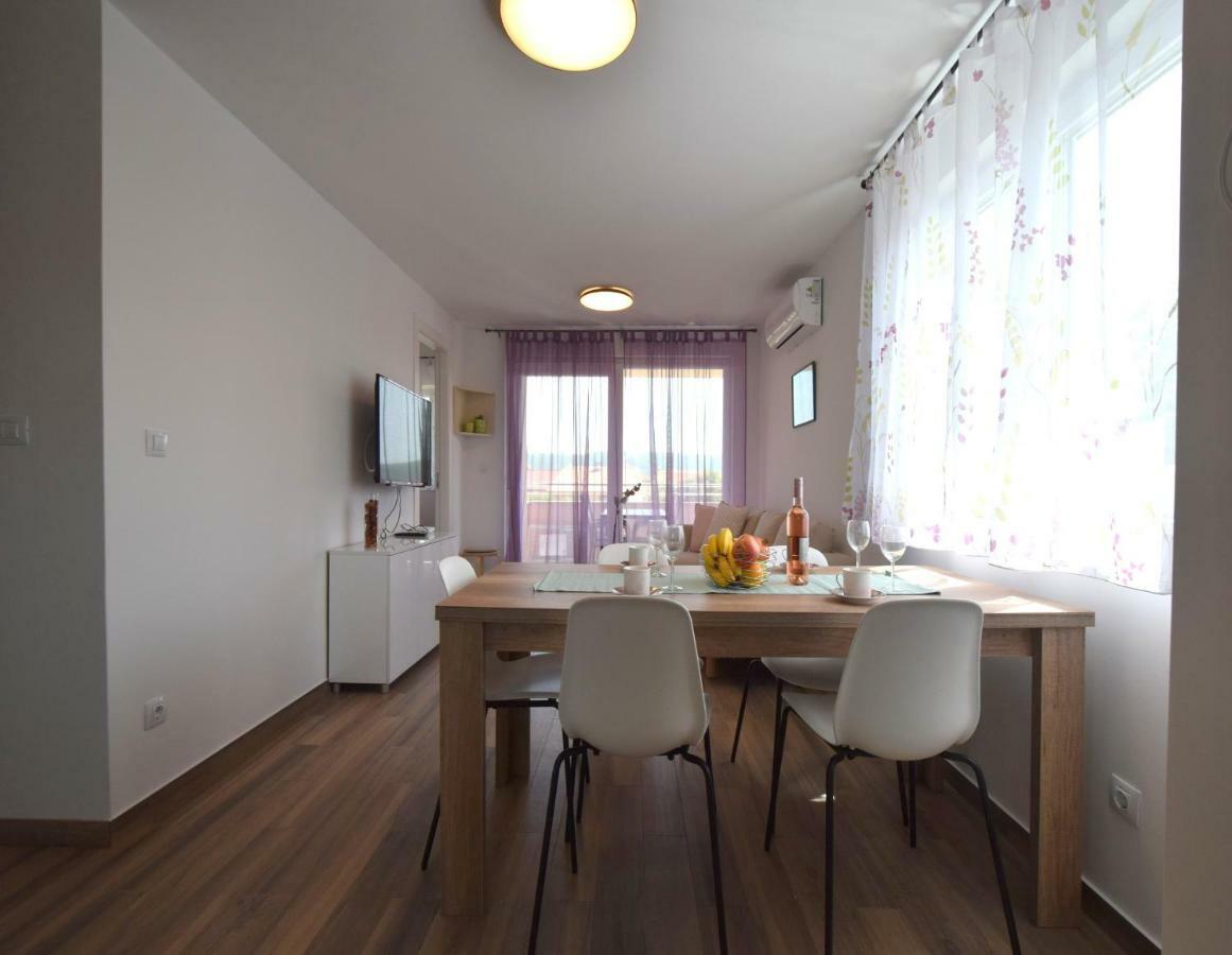 Apartments Medna Čižići Eksteriør bilde