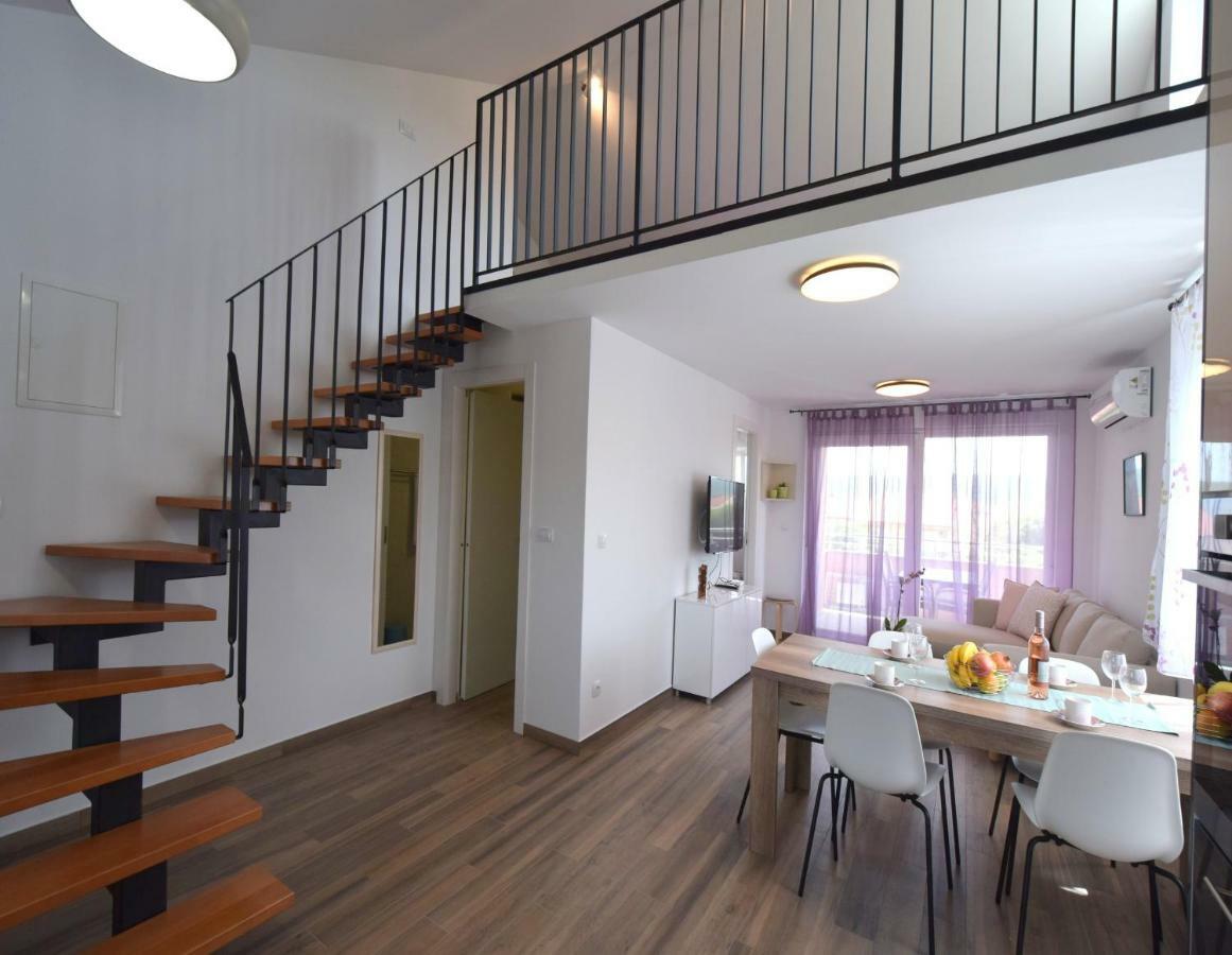 Apartments Medna Čižići Eksteriør bilde