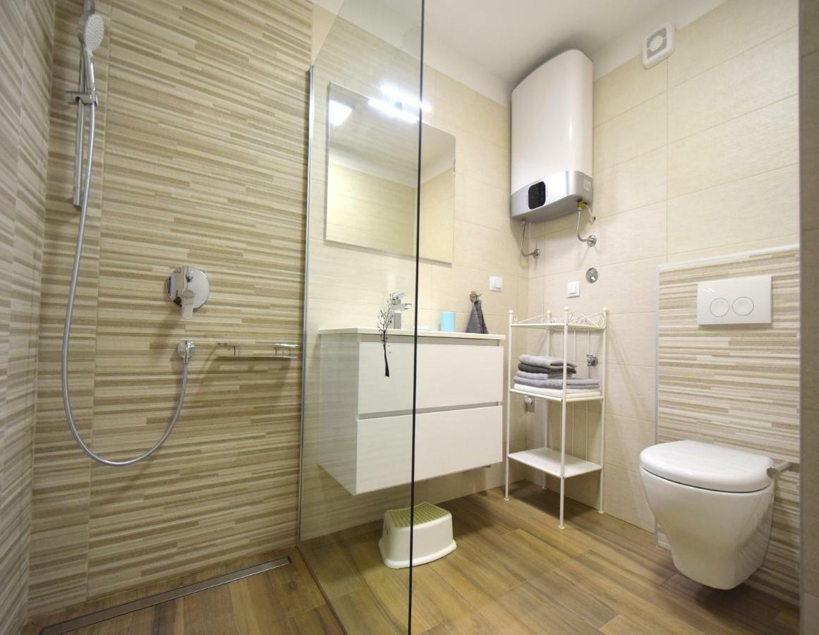 Apartments Medna Čižići Eksteriør bilde